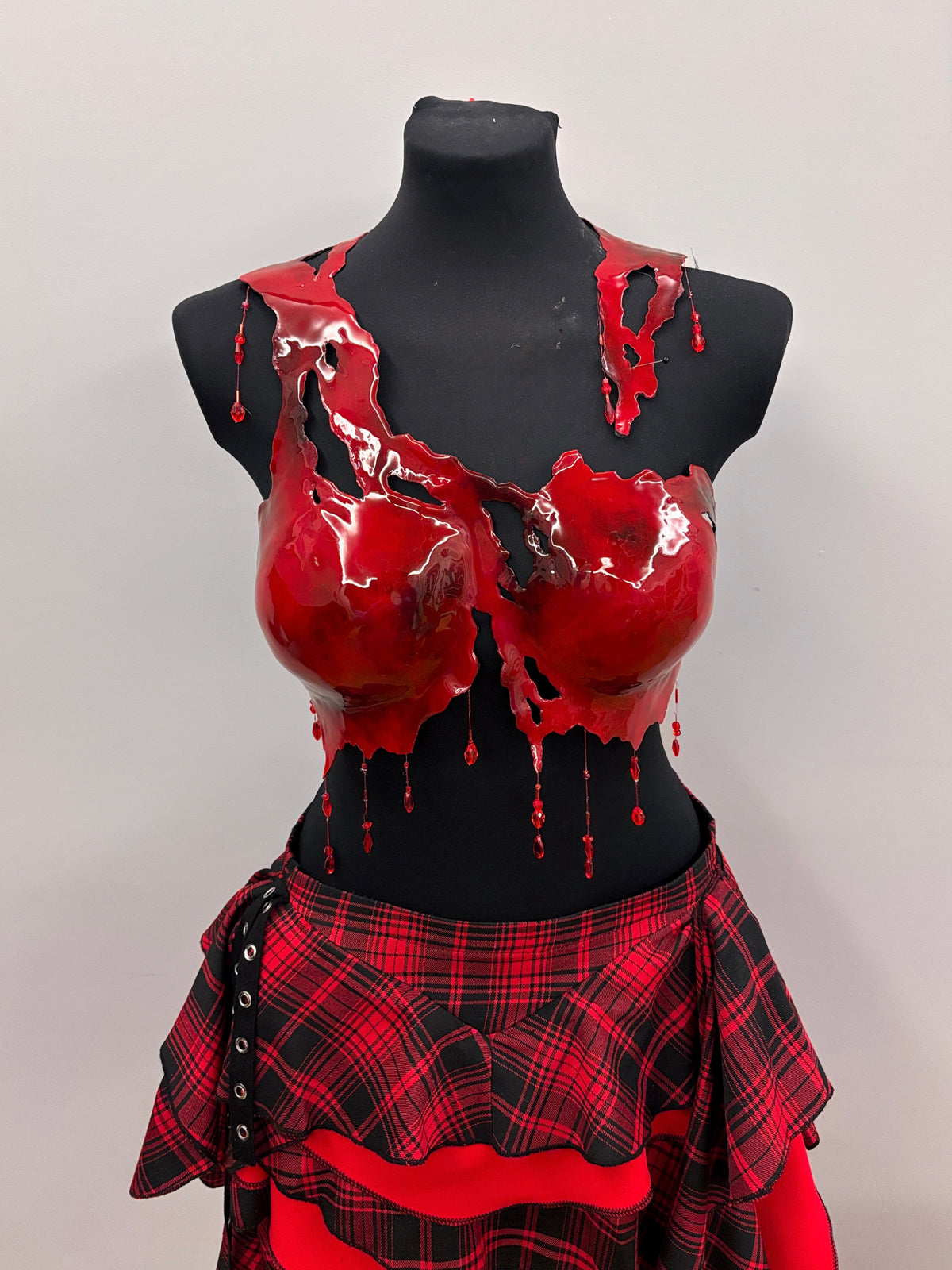 Blood red top